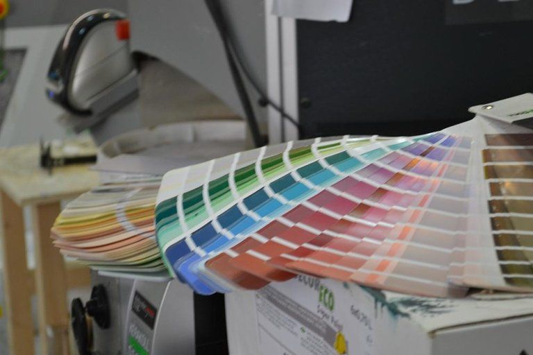 campioni di colore per tinte da parete