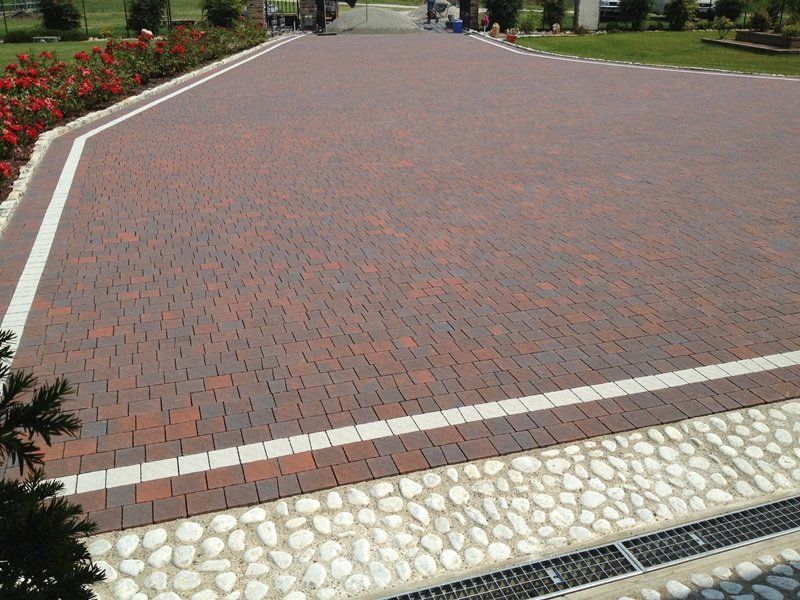 dettaglio cornice pavimentazione