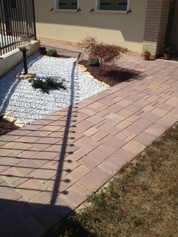 pavimentazione e area verde