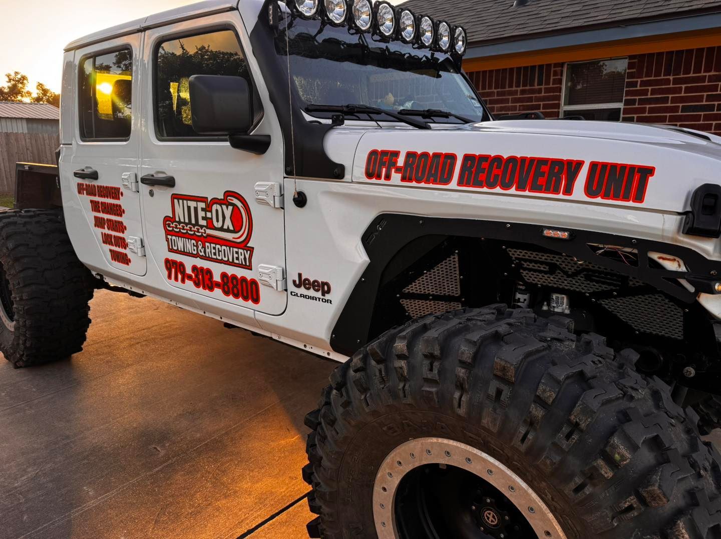 White off-road Jeep, 