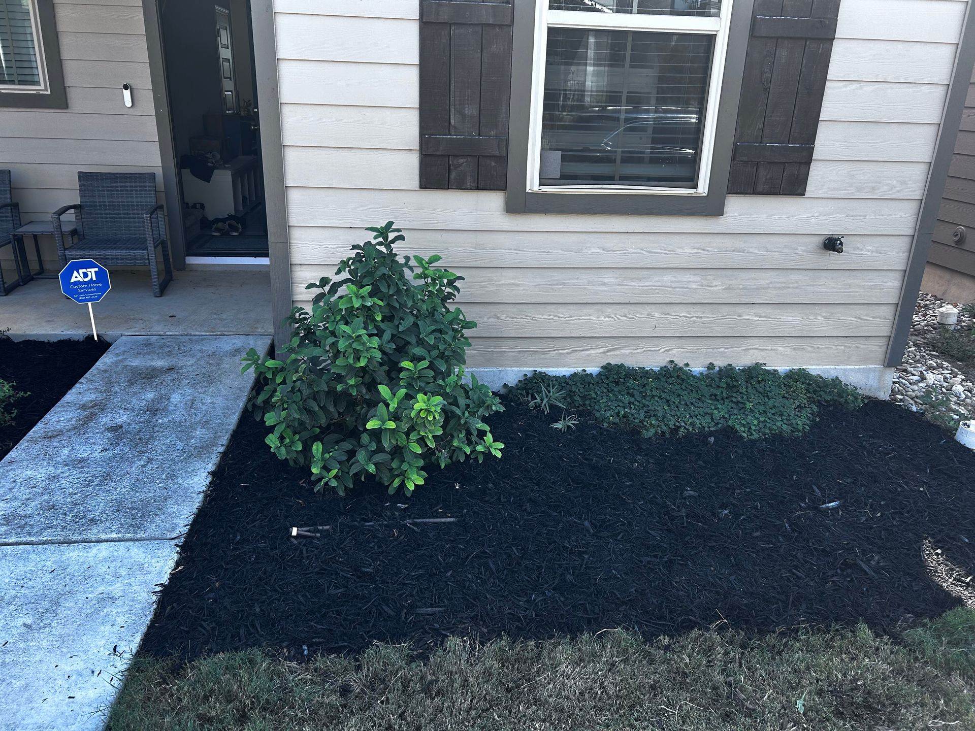 Fresh mulch
