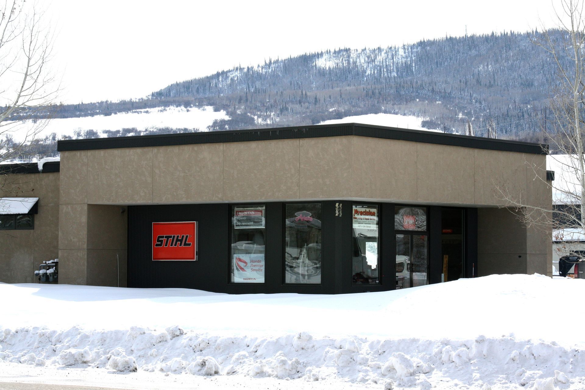 A store front with a sign that says ' swag ' on it