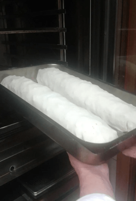 teglia con strudel del Trentino Alto Adige