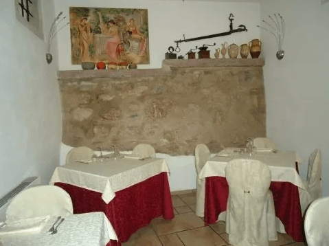 tavoli del ristorante trentino