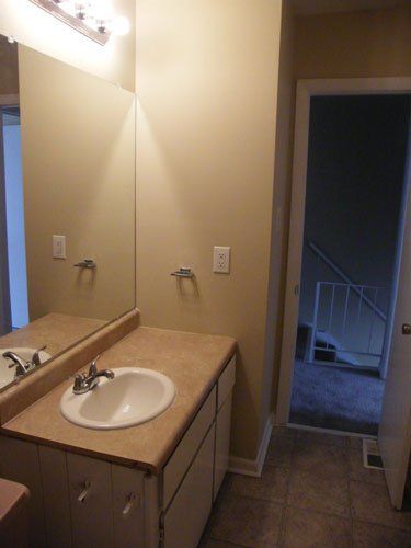 Foxwood Townhomes Bathroom