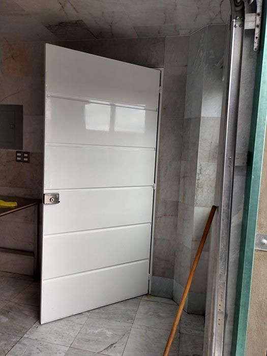 INSTALACIÓN DE PUERTA 2-3