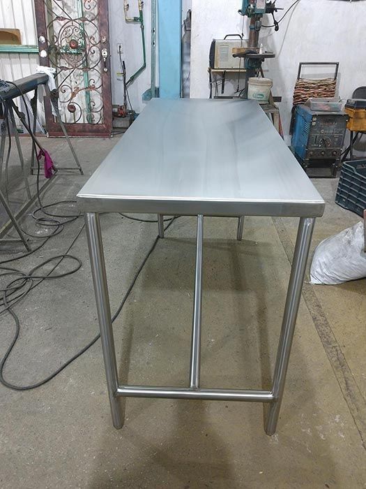 MESA DE TRABAJO INOXIDABLE 4