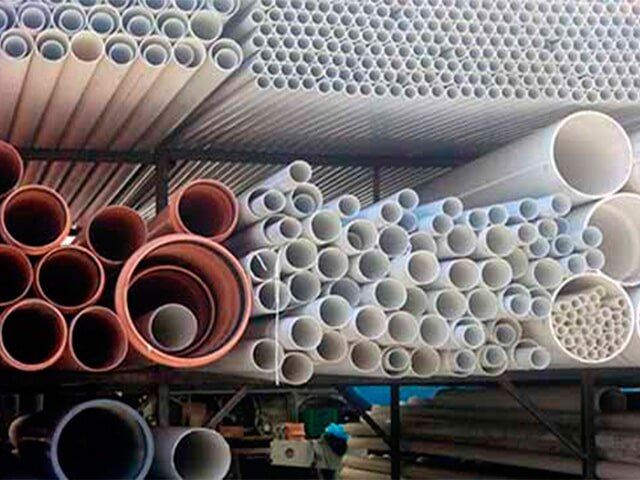 Tubería PVC y Grifería