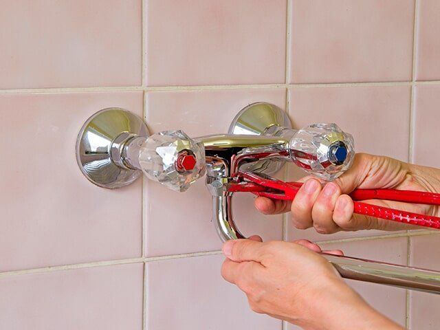 Tubería PVC y Grifería