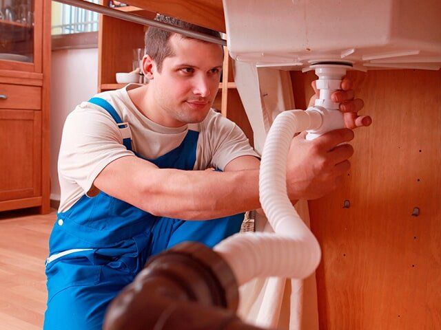 Tubería PVC y Grifería