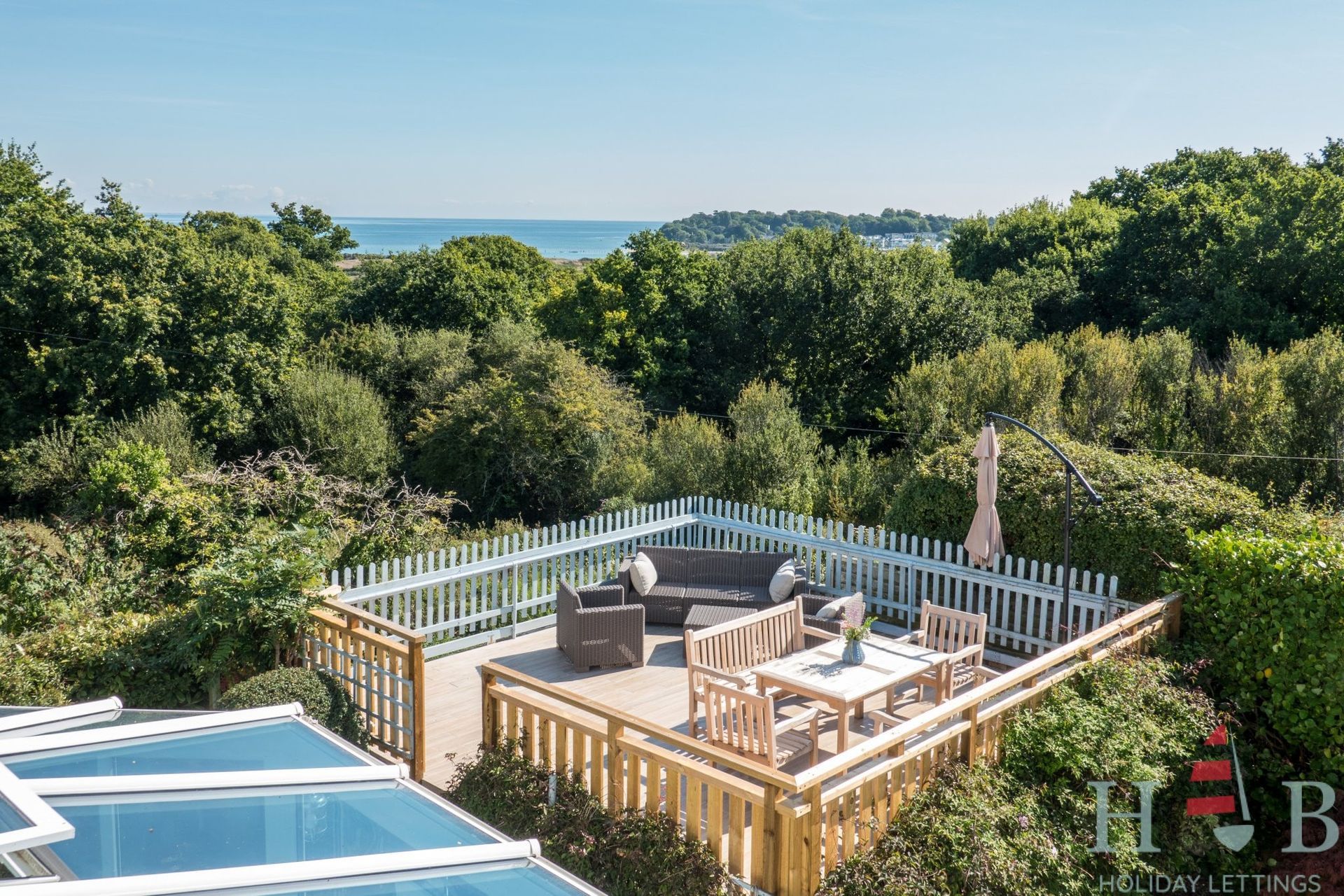 5 Star Cottage sleeping 8, pet friendly, close to the beach