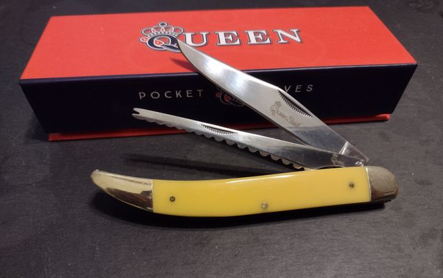 Queen - Fish Knife QN46Y - Yellow Handle - Stainless Steel