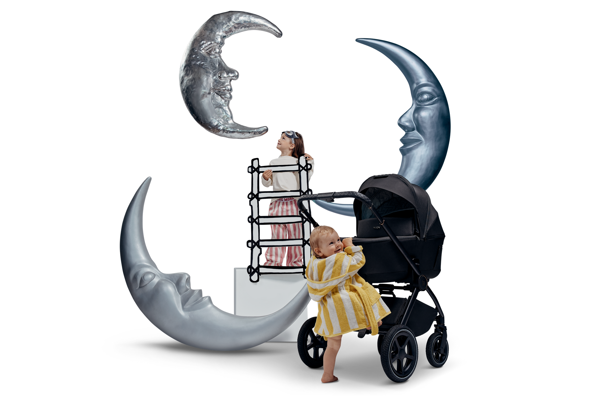 Zwei Kinder und ein Kinderwagen inmitten stilisierter Halbmonde.