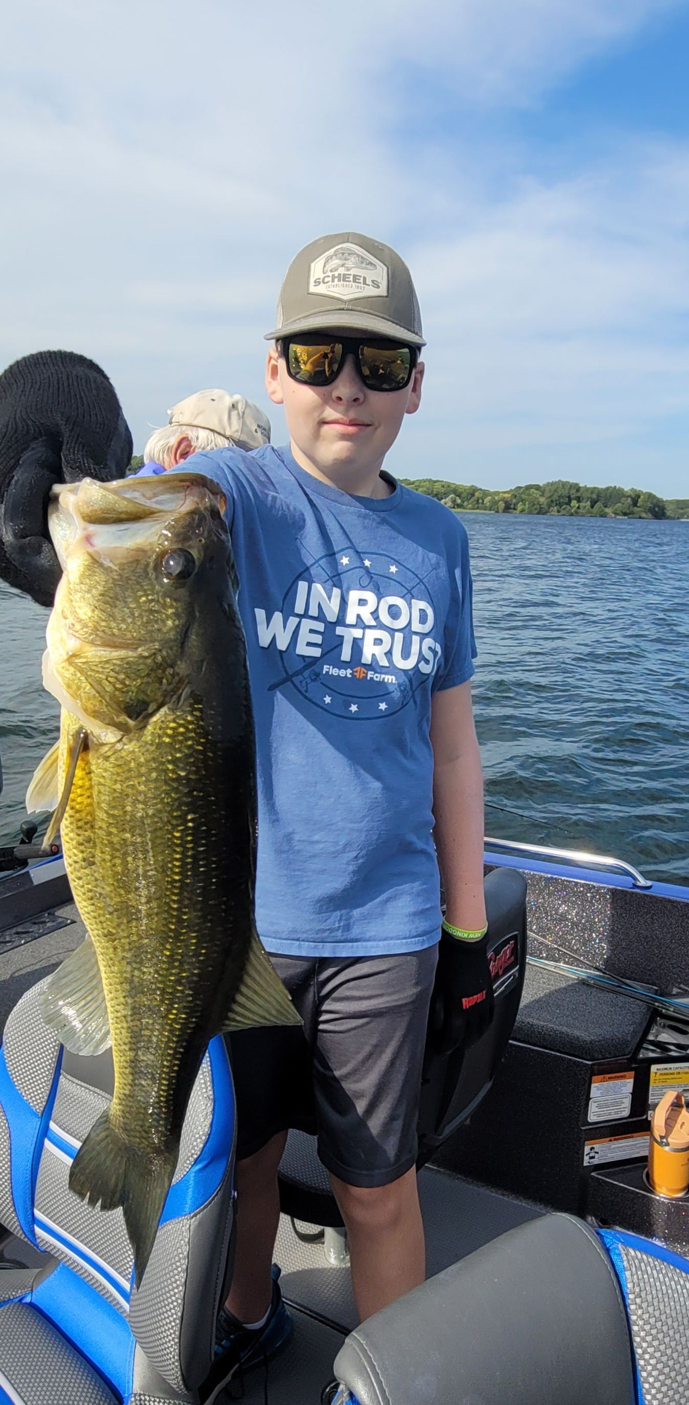 bass fishing charter MN