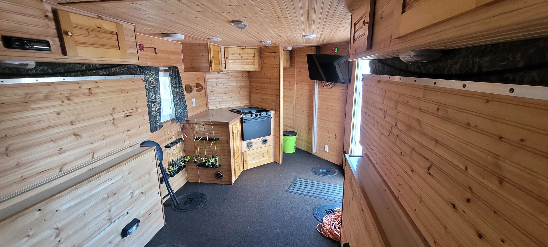 clean large fish houses to rent MN