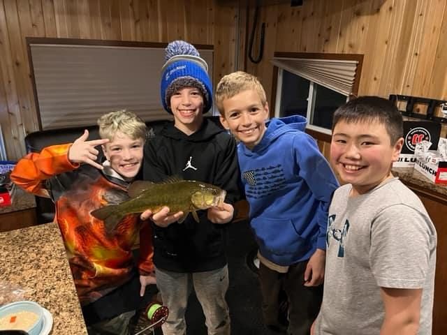 bass fishing ice house rental Lake Minnetonka