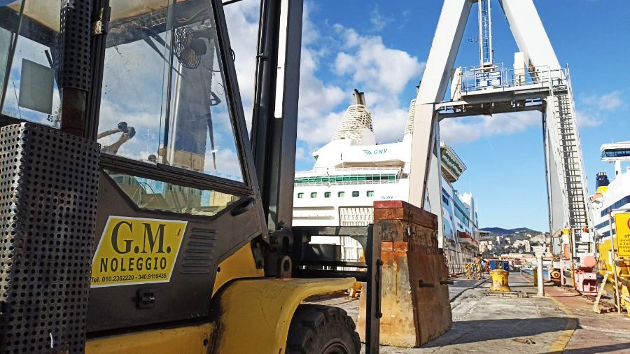 CARRELLI ELEVATORI FRONTALI