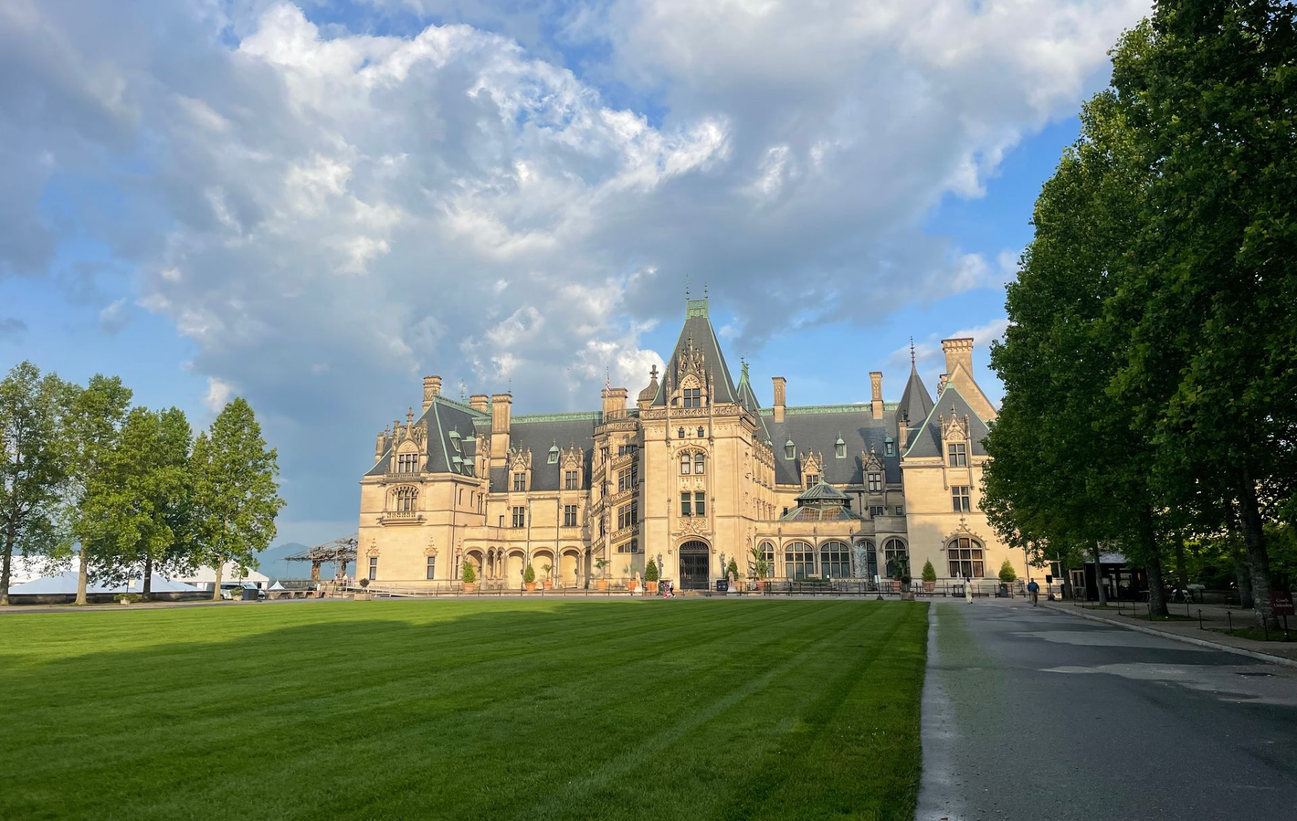 A view of the historic Biltmore Estate on the entrance walkway.