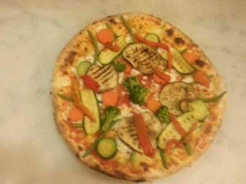 pizza con verdura grigliata