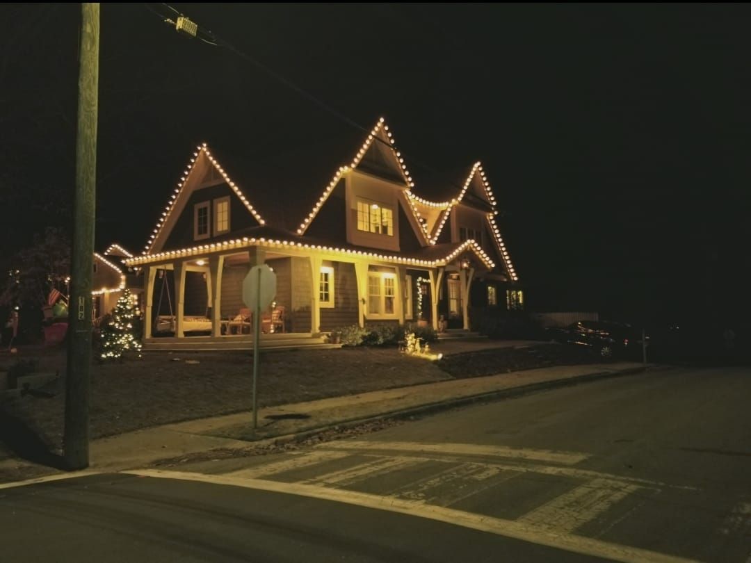 Elegant House — Trussville, AL — Red Nose Christmas Lights