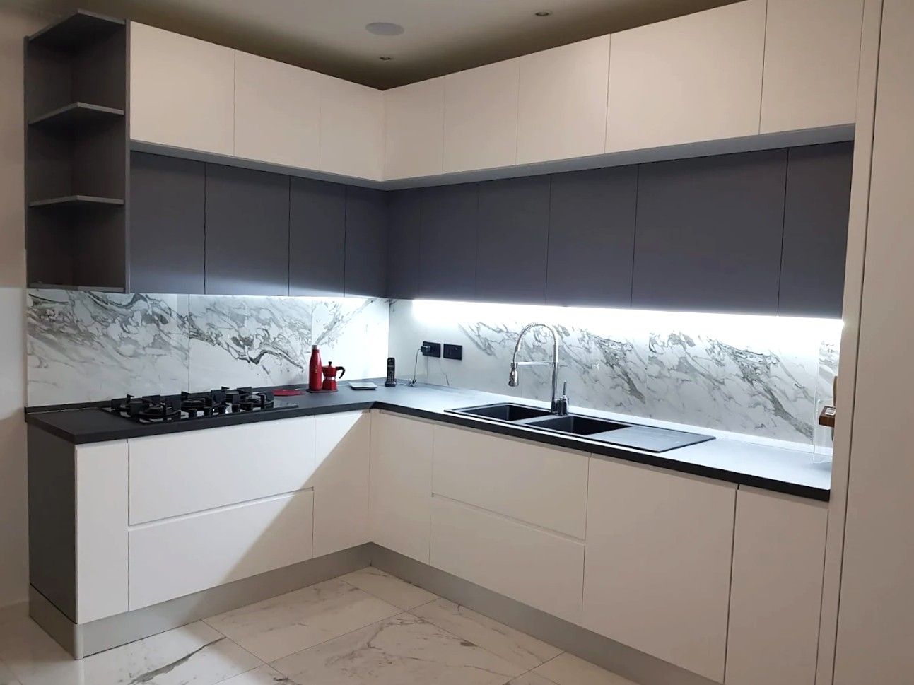 Cucina su misura stile moderno