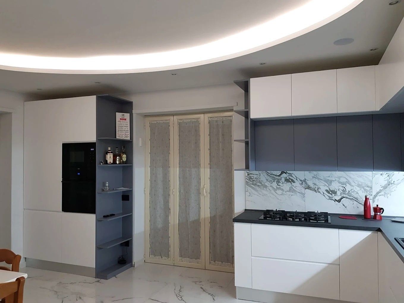 Cucina realizzata artigianalmente