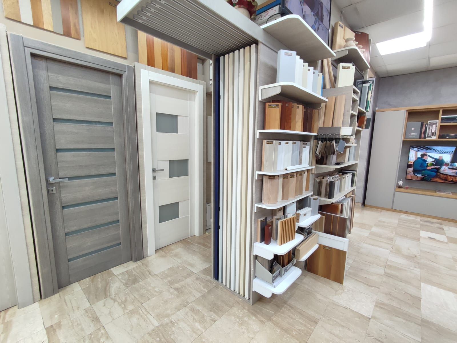 La Casa dell'Artigiano, showroom, cucine e porte in pronta consegna