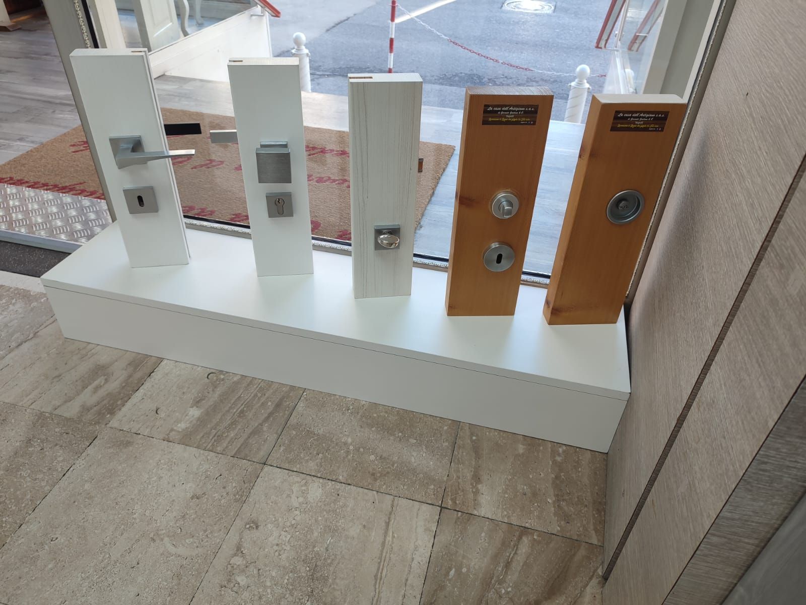 La Casa dell'Artigiano, showroom, cucine e porte in pronta consegna