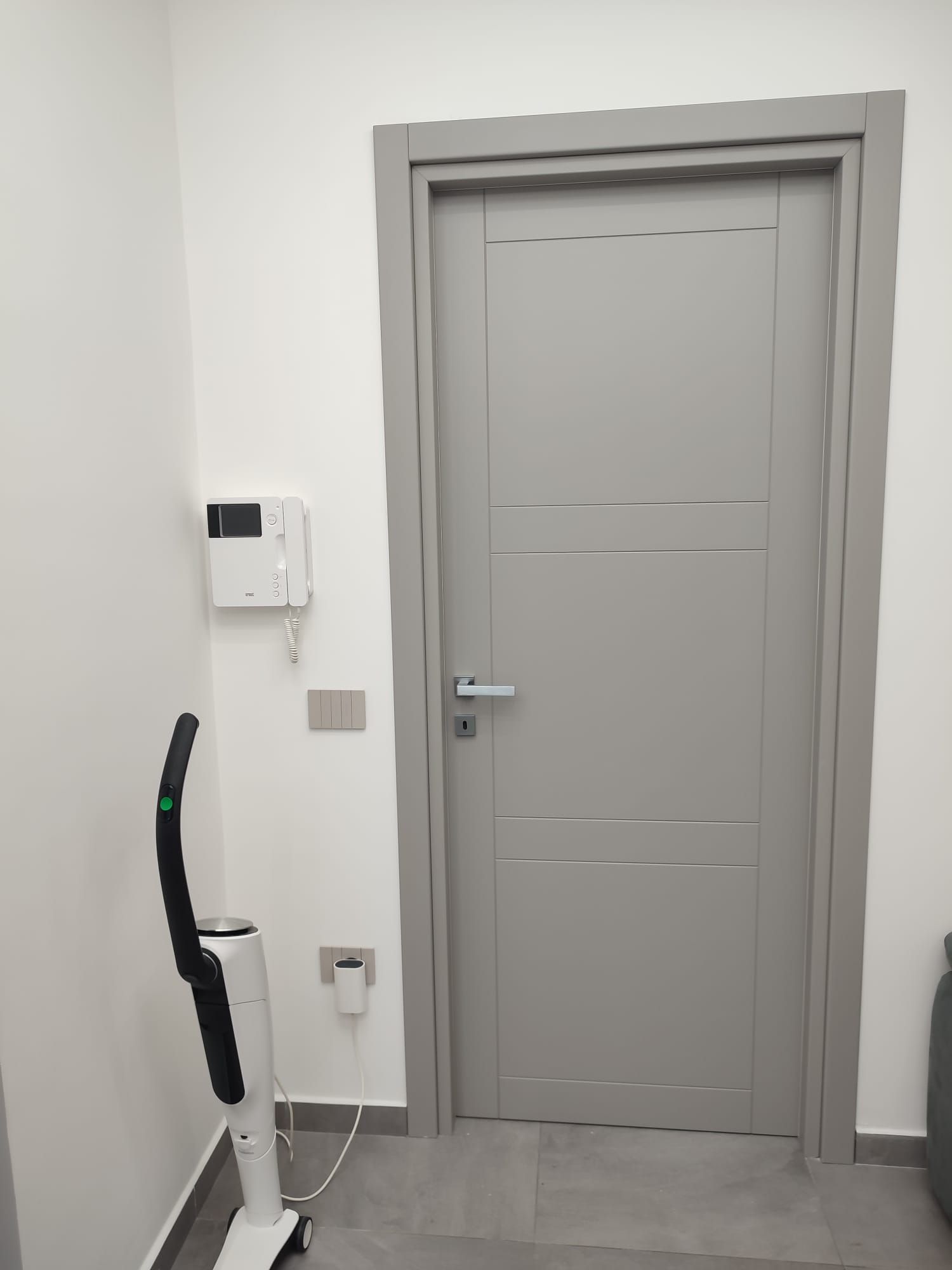 Porta installato in negozio