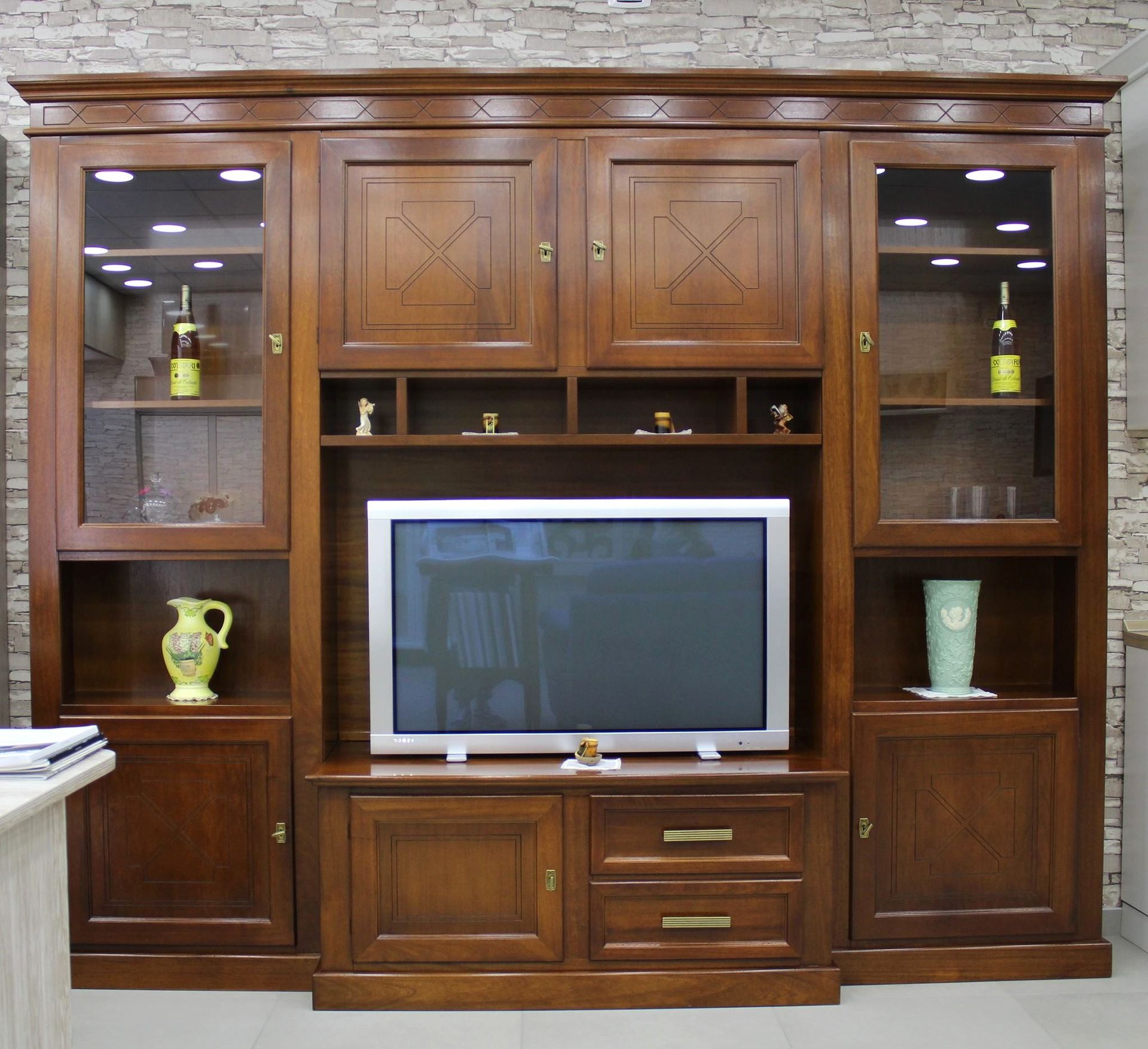 falegnameria, La Casa dell'Artigiano, parete attrezzata