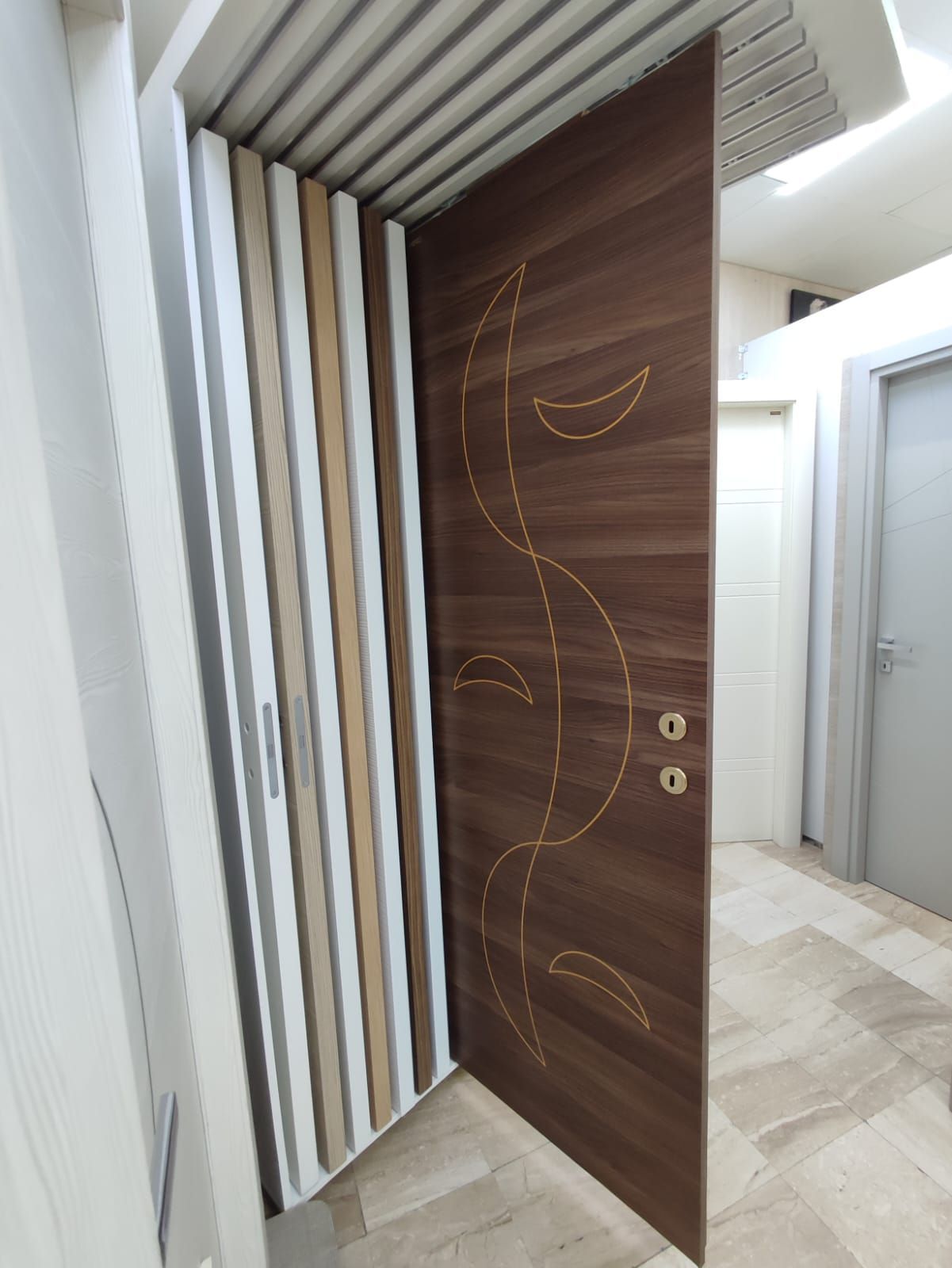 La Casa dell'Artigiano, showroom, cucine e porte in pronta consegna