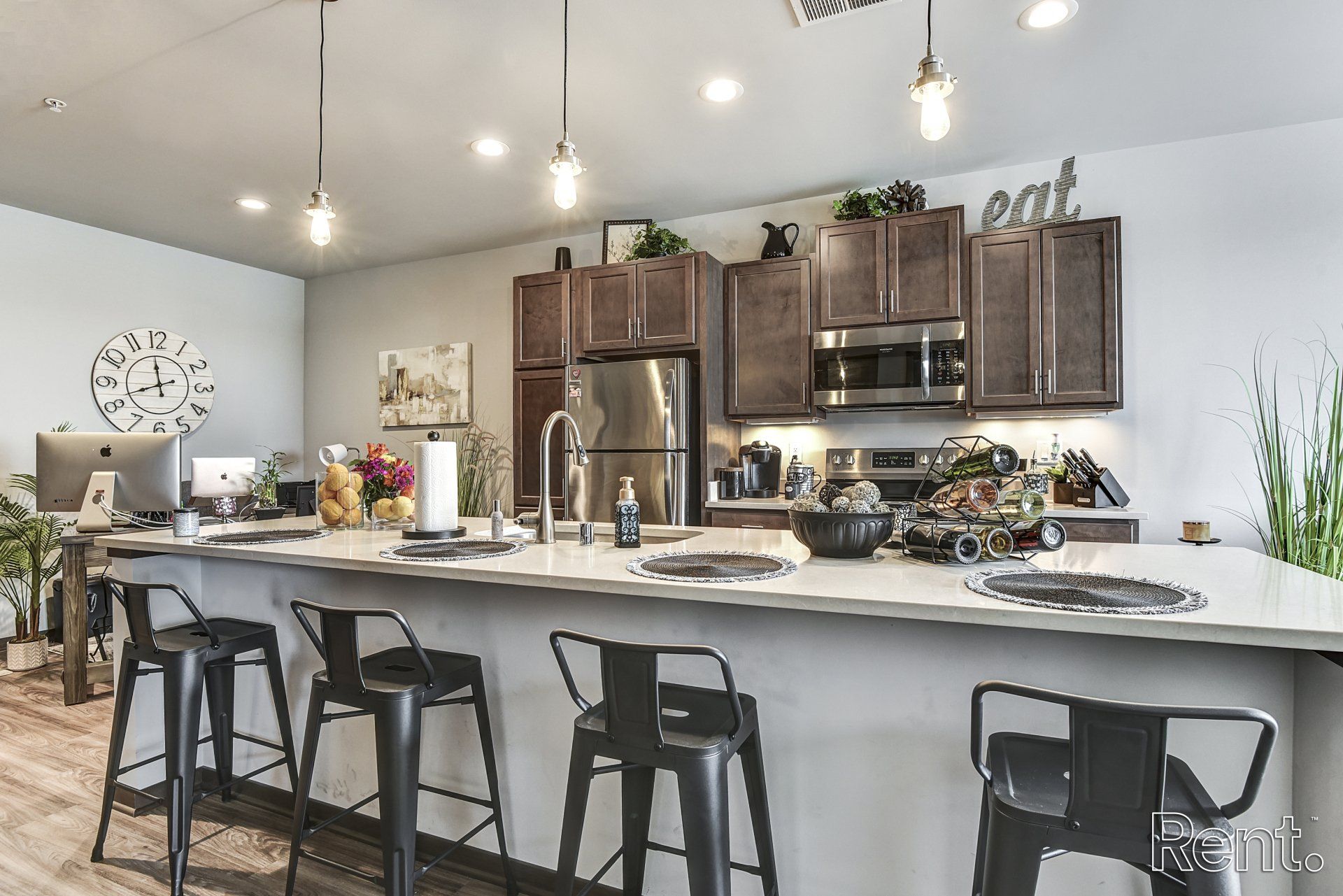 Clearpoint Apartment - dining area #2