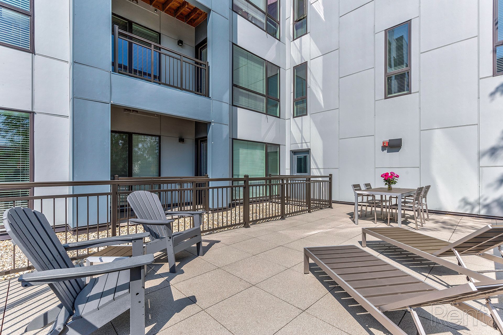 Clearpoint Apartment - exterior #2