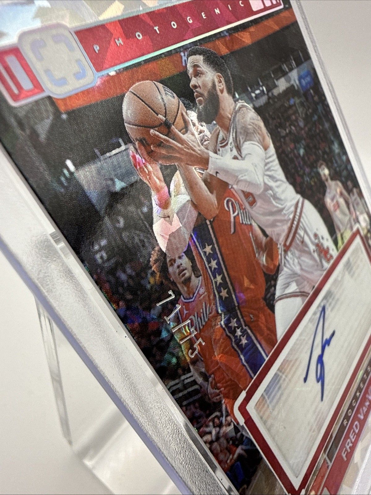 2023-24 Panini Photogenic Veteran Auto Diamond /75 Fred VanVleet #VA-FVV Auto