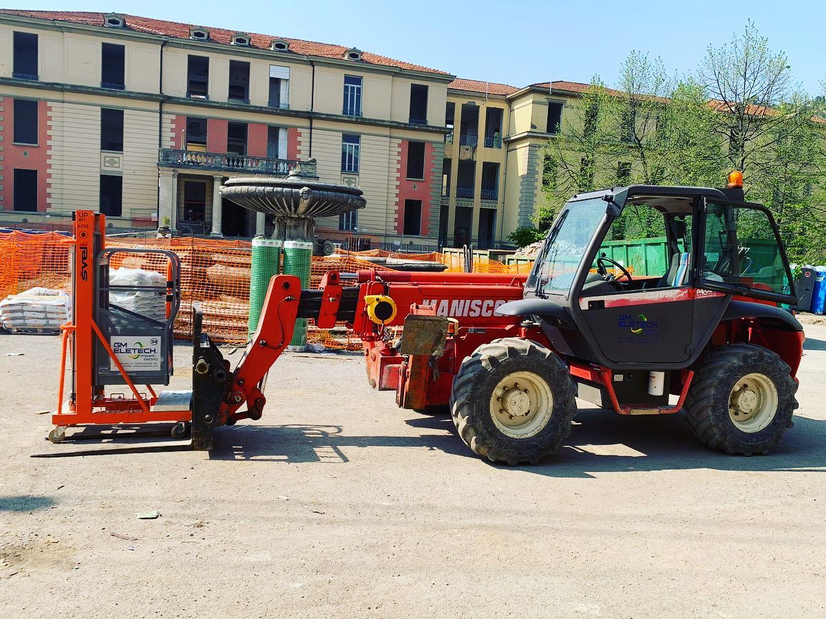 mezzo per manutenzione di impianti elettrici industriali