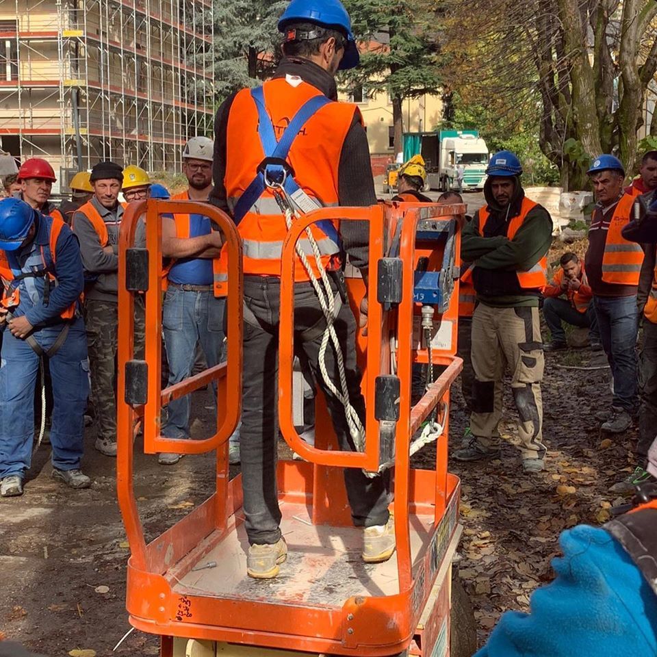 manutenzione di un impianto elettrico per edilizia civile