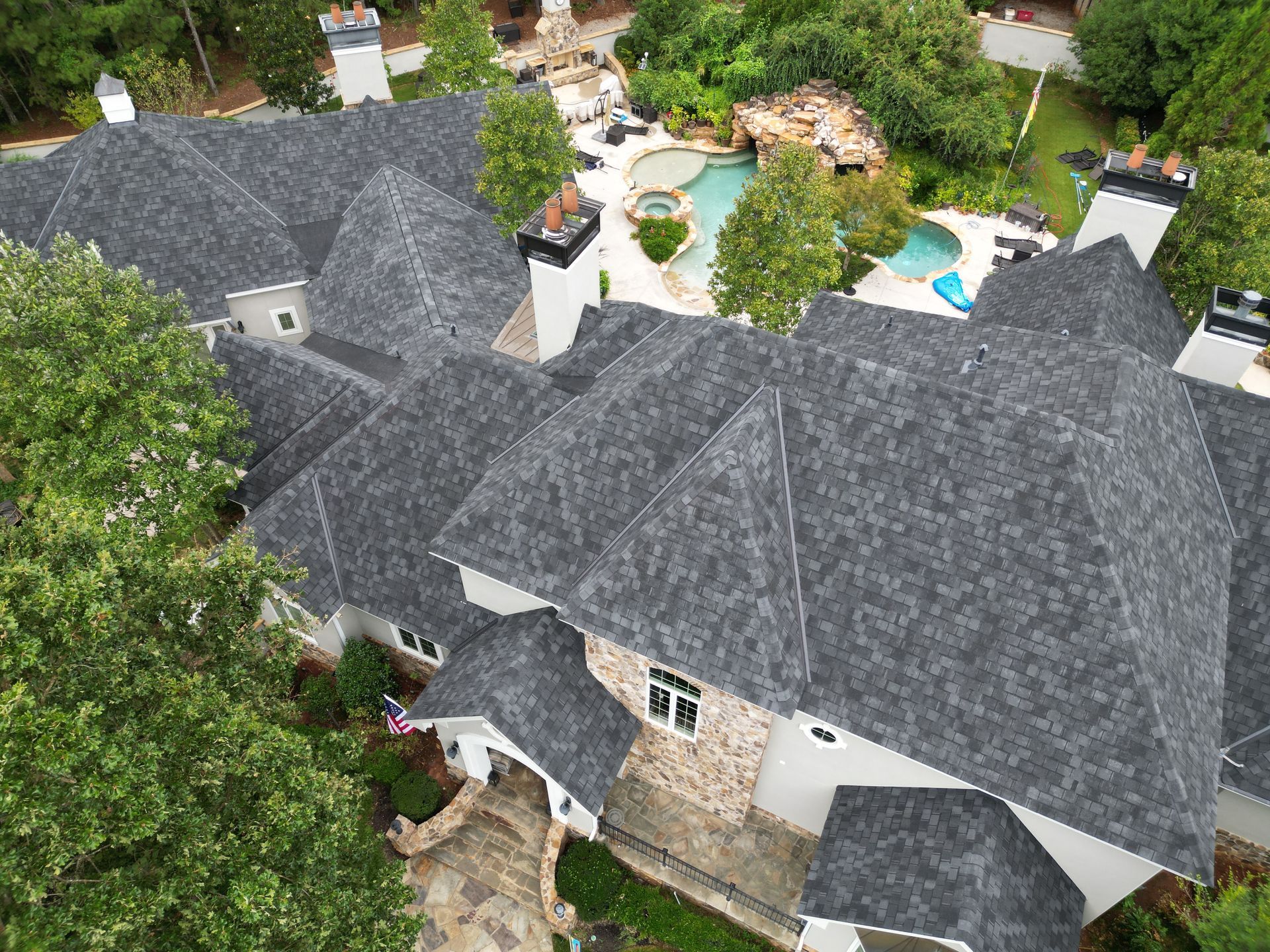 Certainteed Belmont Luxury Shingle roof in Granite Black