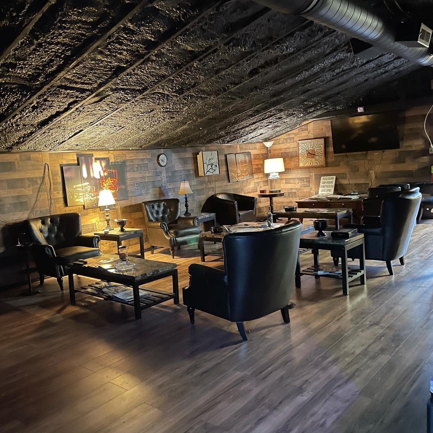 Cigar Lounge Crown Smoke Shop & Cigar Lounge KY