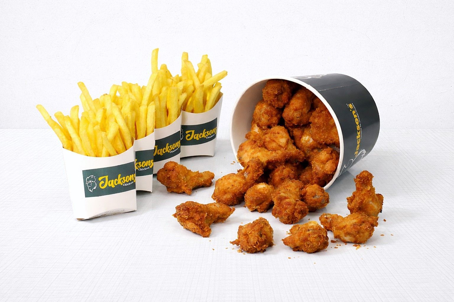 20 FIERY WINGS 4 FRIES BUCKET