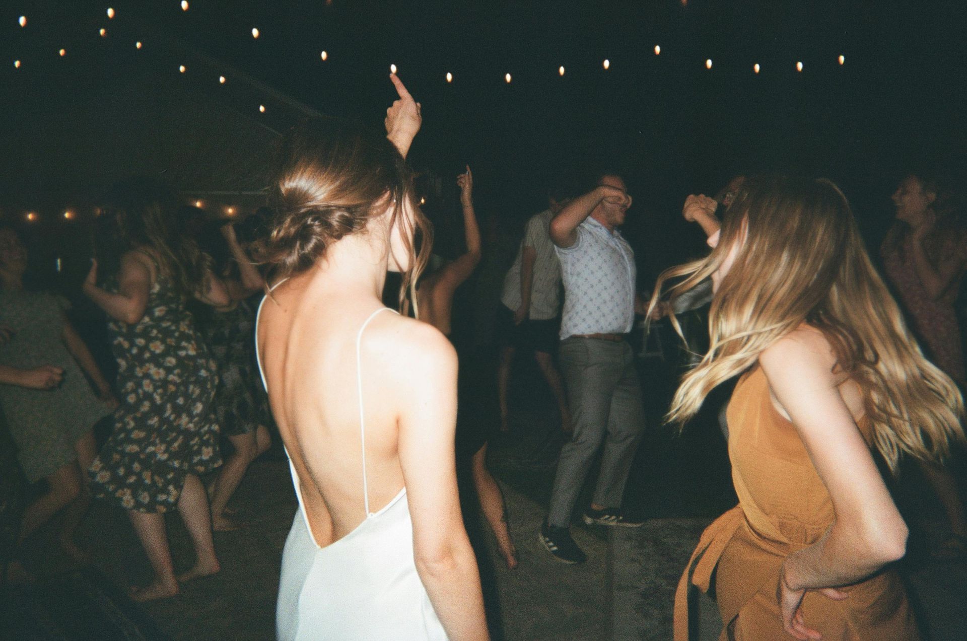 7 Reasons Why a Live Band Makes Your Wedding Reception Unforgettable