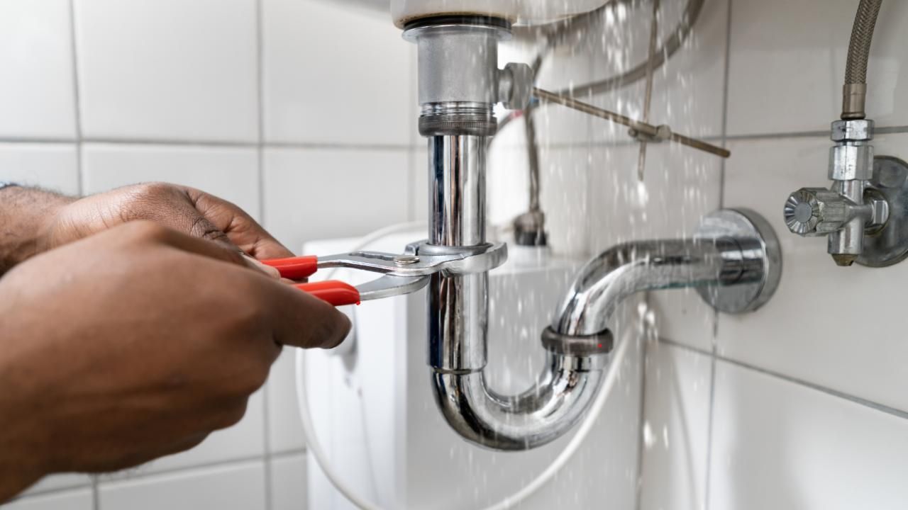 Plumbing leak Commerce City CO