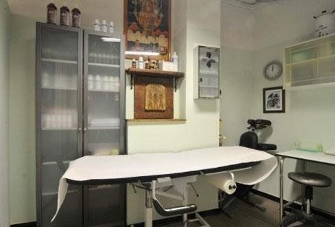 Lettino per tatuaggi