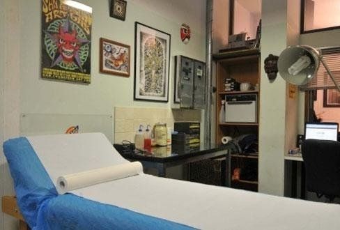 Lettino per tatuaggi