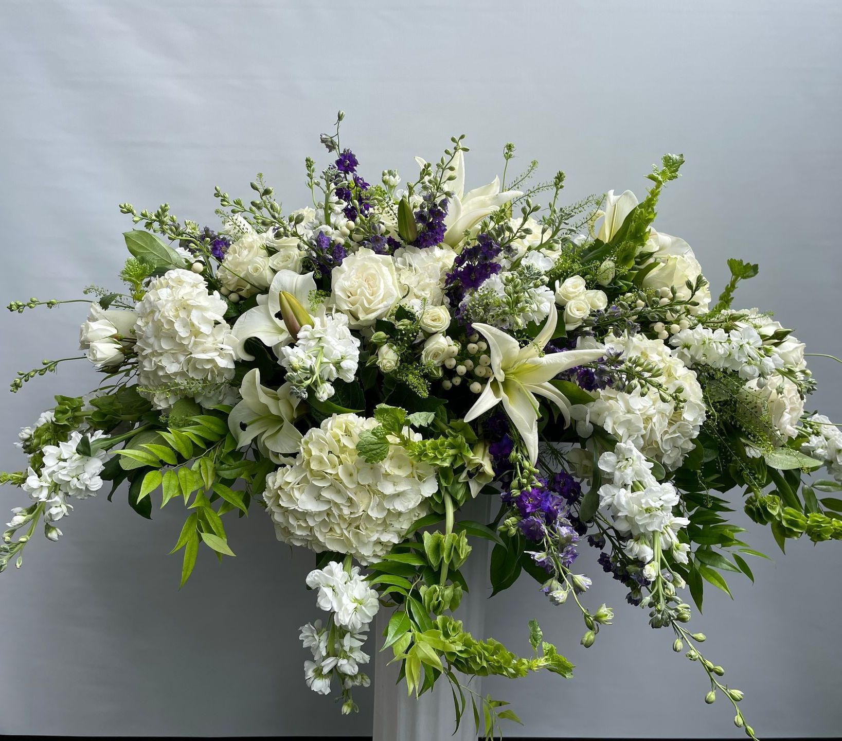 Sympathy florals delivered in Mobile AL