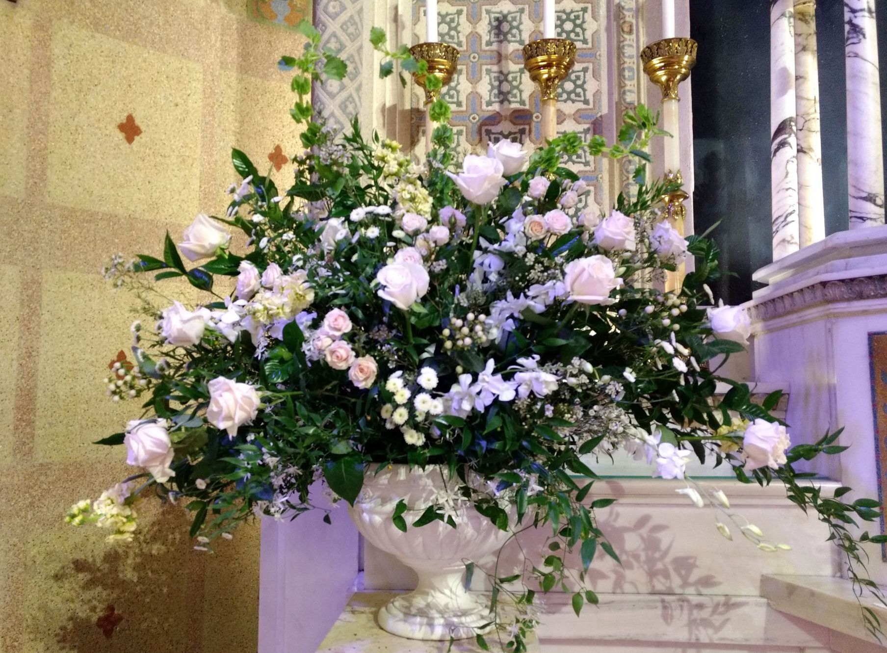 One sided arrangement for urn, ceremony and event florals
