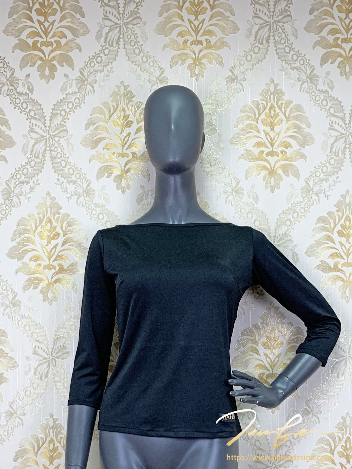 《BY TERRY佳衯自創》後挖被羅馬褶上衣-1