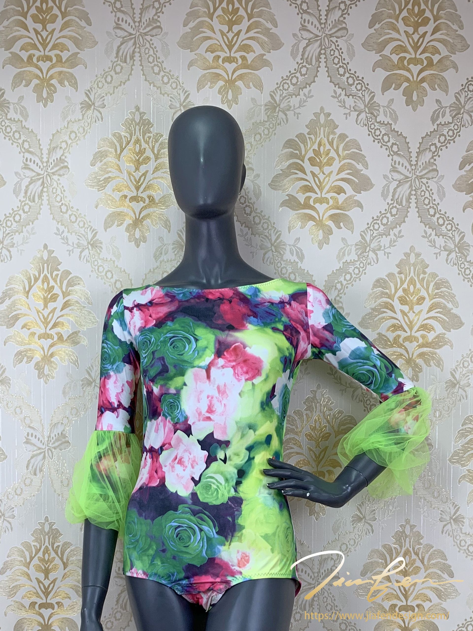 《BY TERRY佳衯自創》印花旋轉泡袖連身上衣-2