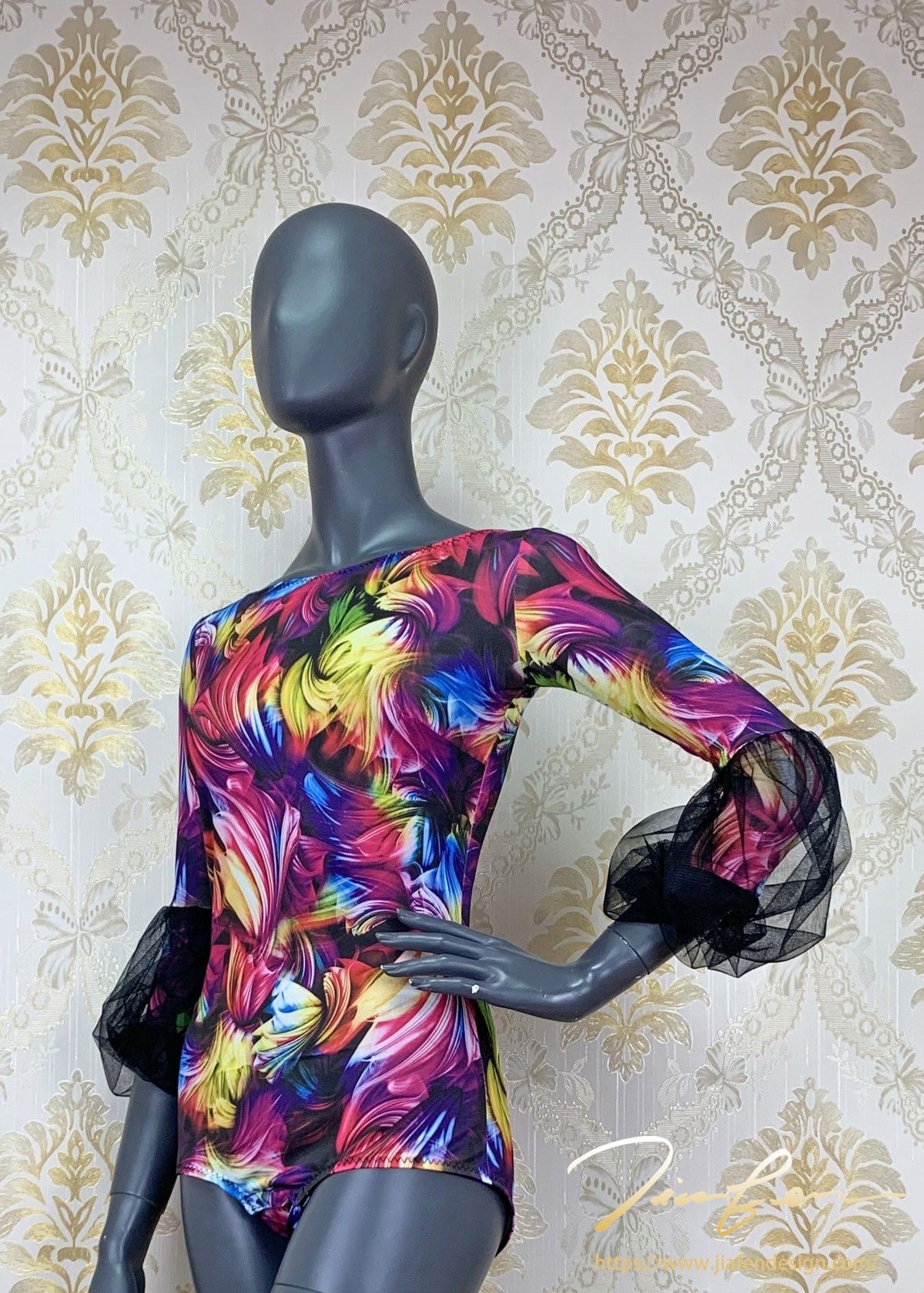 《BY TERRY佳衯自創》印花旋轉泡袖連身上衣-3