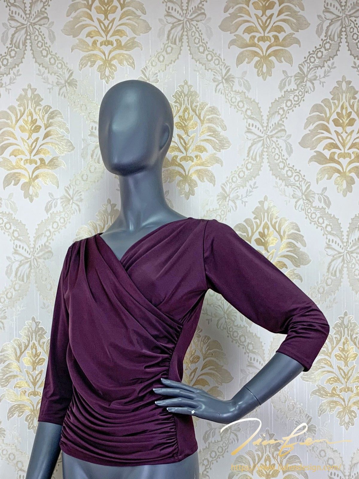 《BY TERRY佳衯自創》前交叉V領皺褶上衣-2