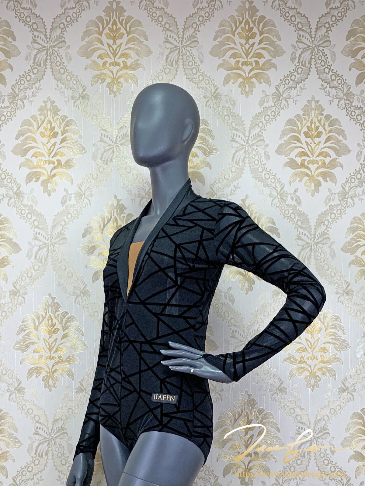 《BY TERRY佳衯自創》幾何紋長袖套指連身上衣